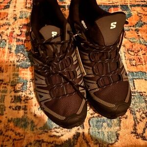 Salomon Men's Black and Gray Athletic Shoes